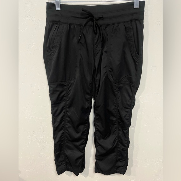 The North Face Aphrodite 2.0 Capri Black Hiking Pants Women’s Small - Picture 3 of 14